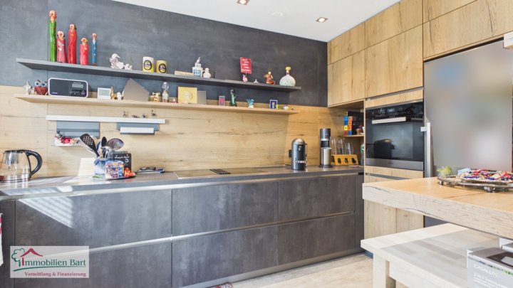 SEHR GEPFLEGTES WOHNHAUS MIT TOLLEM GARTENGRUNDSTÜCK IN TOP WOHNLAGE