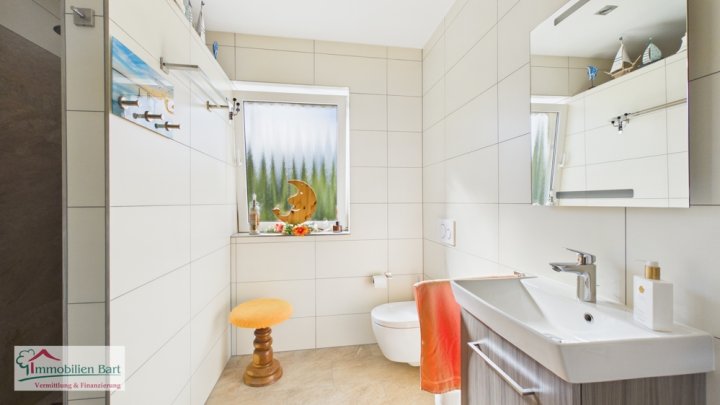 SEHR GEPFLEGTES WOHNHAUS MIT TOLLEM GARTENGRUNDSTÜCK IN TOP WOHNLAGE