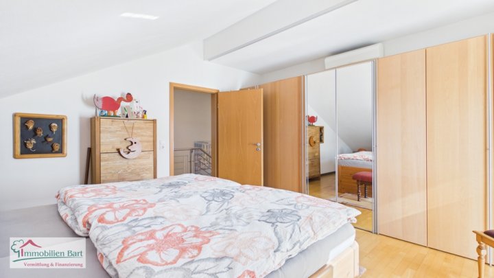 SEHR GEPFLEGTES WOHNHAUS MIT TOLLEM GARTENGRUNDSTÜCK IN TOP WOHNLAGE