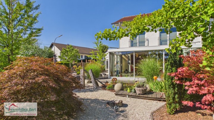 SEHR GEPFLEGTES WOHNHAUS MIT TOLLEM GARTENGRUNDSTÜCK IN TOP WOHNLAGE