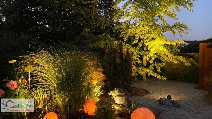 SEHR GEPFLEGTES WOHNHAUS MIT TOLLEM GARTENGRUNDSTÜCK IN TOP WOHNLAGE
