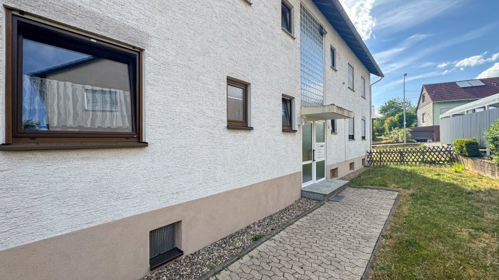 MÖRSBACH - 2 ZKB mit Balkon, Stellplatz & Kellerraum in bester Lage