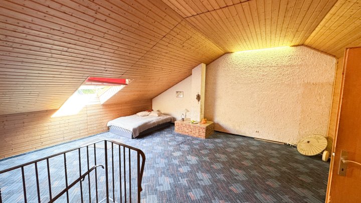 NIEDERAUERBACH - Gepflegte Doppelhaushälfte mit Garage/Terrasse in Zweibrücken