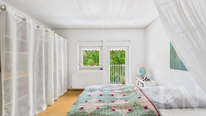 Gepflegte Doppelhaushälfte mit Terrasse, Balkon & ausgebautem Dachgeschoss