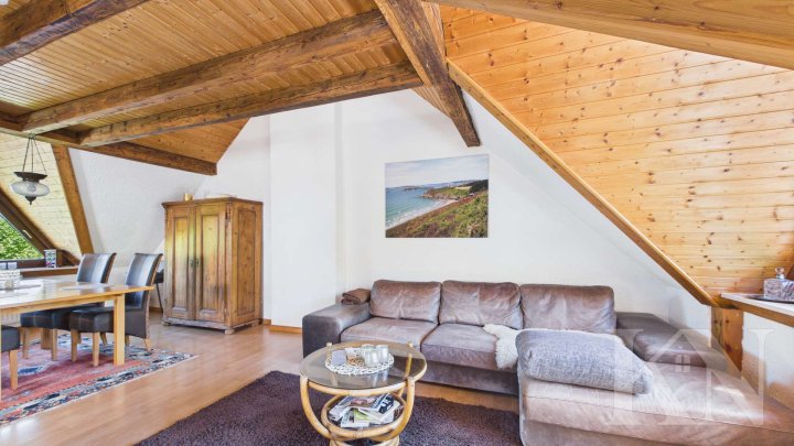 Gepflegte Doppelhaushälfte mit Terrasse, Balkon & ausgebautem Dachgeschoss