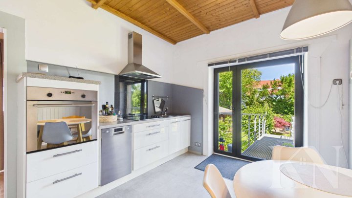 Gepflegte Doppelhaushälfte mit Terrasse, Balkon & ausgebautem Dachgeschoss