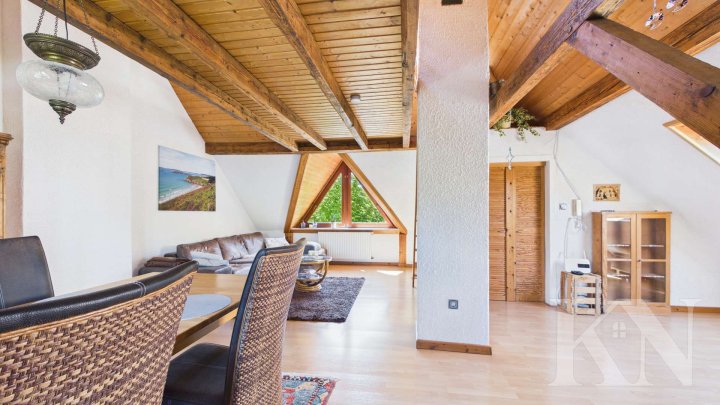 Gepflegte Doppelhaushälfte mit Terrasse, Balkon & ausgebautem Dachgeschoss