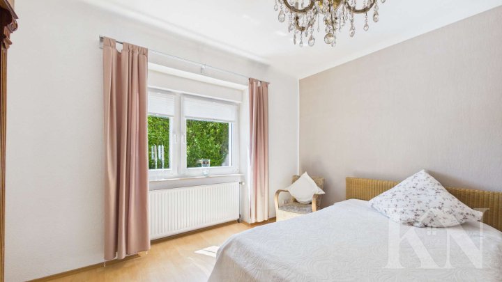 Gepflegte Doppelhaushälfte mit Terrasse, Balkon & ausgebautem Dachgeschoss
