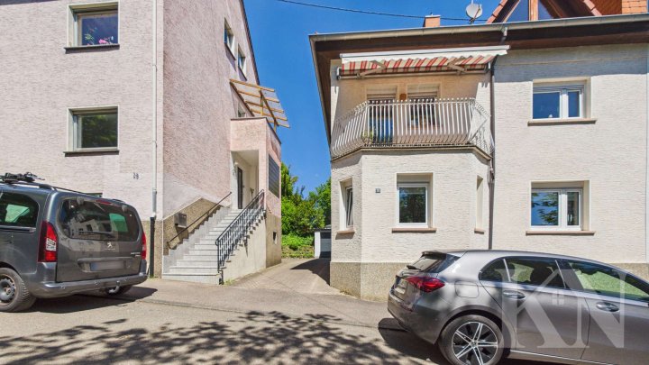 Gepflegte Doppelhaushälfte mit Terrasse, Balkon & ausgebautem Dachgeschoss