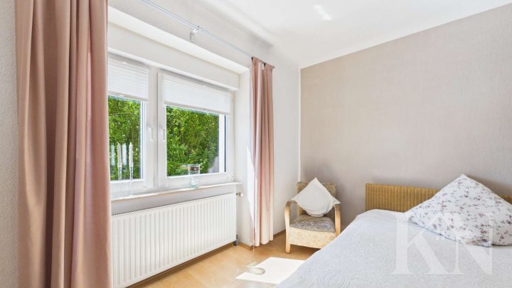Gepflegte Doppelhaushälfte mit Terrasse, Balkon & ausgebautem Dachgeschoss