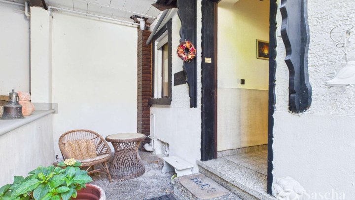 Charaktervolles Wohnhaus mit 3 Wohnebenen, Garten und Garage in ruhiger, gefragter Wohnlage