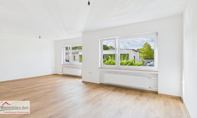 SOFORT FREI! 3 SCHLAFZIMMER! KERNSANIERTE 110 M² EGWOHNUNG MIT GÄSTE-WC IN PERL-NENNIG!
