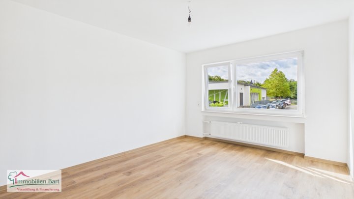 SOFORT FREI! 3 SCHLAFZIMMER! KERNSANIERTE 110 M² EGWOHNUNG MIT GÄSTE-WC IN PERL-NENNIG!