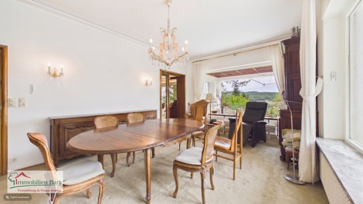 METTLACH: WOHNHAUS + GÄSTEHAUS / VIEL PLATZ / SCHWIMMBAD / 5-6 SCHLAFZIMMER