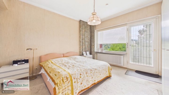 METTLACH: WOHNHAUS + GÄSTEHAUS / VIEL PLATZ / SCHWIMMBAD / 5-6 SCHLAFZIMMER
