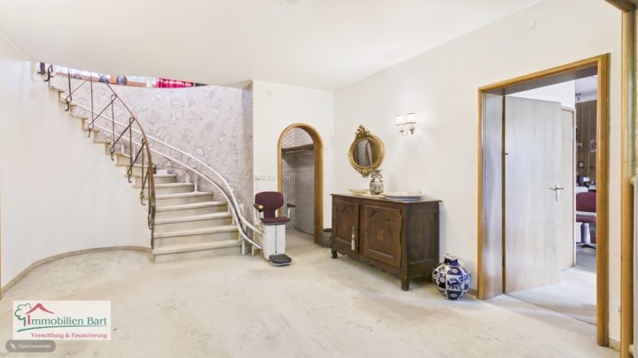 METTLACH: WOHNHAUS + GÄSTEHAUS / VIEL PLATZ / SCHWIMMBAD / 5-6 SCHLAFZIMMER
