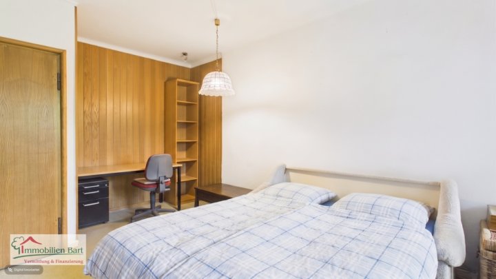 METTLACH: WOHNHAUS + GÄSTEHAUS / VIEL PLATZ / SCHWIMMBAD / 5-6 SCHLAFZIMMER