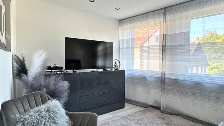 Wohnen + Arbeiten, luxuriös saniert auf über 324m² Gesamtfläche