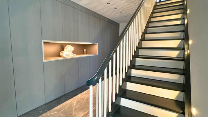 Wohnen + Arbeiten, luxuriös saniert auf über 324m² Gesamtfläche