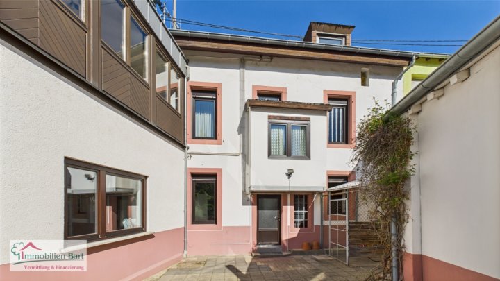 MERZIG: ZENTRALE LAGE! WOHN/- UND GESCHÄFTSHAUS MIT GARTEN