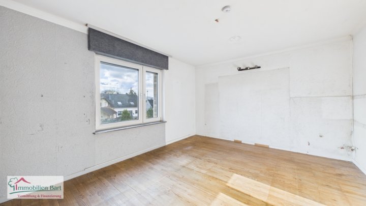 GRENZE L-REMICH: WOHNHAUS MIT BAUGRUNDSTÜCK
