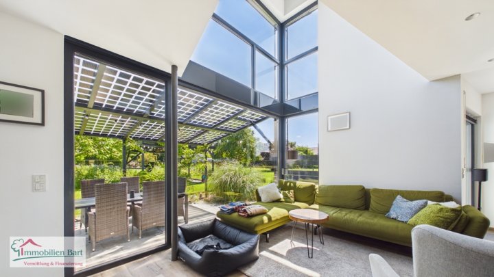 GRENZE LUXEMBURG: MODERNES WOHNHAUS MIT TOLLEM GARTENGRUNDSTÜCK / DOPPELGARAGE UND CARPORT