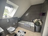Badezimmer (Haus 2)