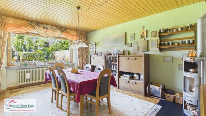 MERZIG-HILBRINGEN: CHARMANTES WOHNHAUS / PV-ANLAGE / GARTEN / GARAGE / TOP LAGE!