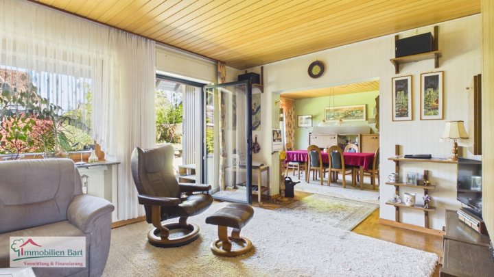 MERZIG-HILBRINGEN: CHARMANTES WOHNHAUS / PV-ANLAGE / GARTEN / GARAGE / TOP LAGE!