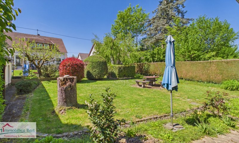 MERZIG-HILBRINGEN: CHARMANTES WOHNHAUS / PV-ANLAGE / GARTEN / GARAGE / TOP LAGE!
