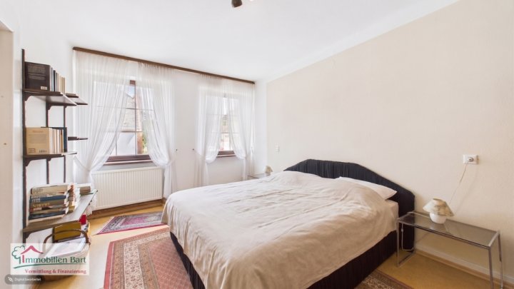 GRENZE L-SCHENGEN: GEPFLEGTES WOHNHAUS MIT GARTEN UND GARAGE