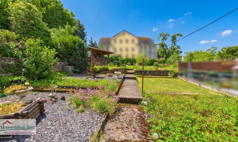 GRENZE L-SCHENGEN: GEPFLEGTES WOHNHAUS MIT GARTEN UND GARAGE