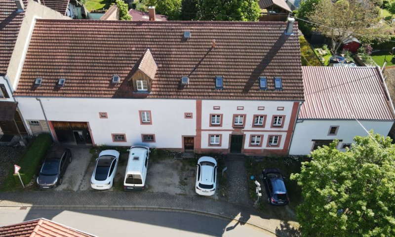 MERZIG-HARLINGEN: 5 FAMILIENHAUS (433 M² WOHNFLÄCHE) IN RUHIGER WOHNLAGE!