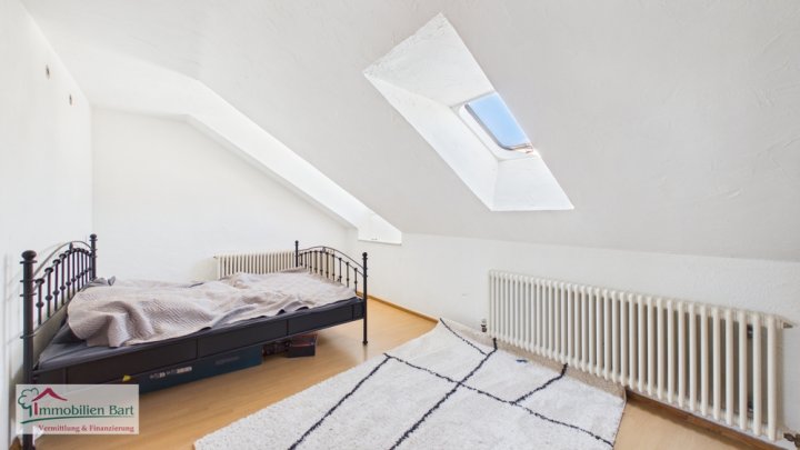 MERZIG-HARLINGEN: 5 FAMILIENHAUS (433 M² WOHNFLÄCHE) IN RUHIGER WOHNLAGE!