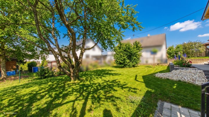 BIO-SOLAR-HAUS MIT 63 M² GARAGE AN DER LUXEMBURGISCHEN GRENZE