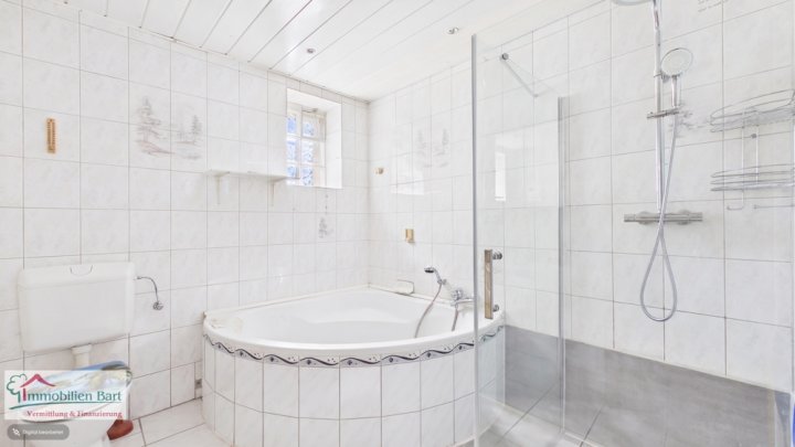 GRENZNÄHE LUXEMBURG: WOHNHAUS MIT GARAGE UND GARTEN IN TOP LAGE VON ORSCHOLZ