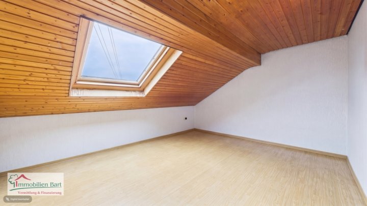 GRENZNÄHE LUXEMBURG: WOHNHAUS MIT GARAGE UND GARTEN IN TOP LAGE VON ORSCHOLZ