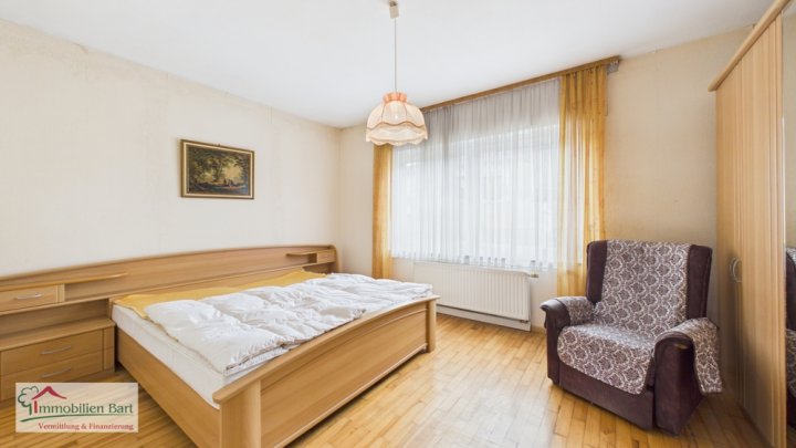 GRENZNÄHE: WOHNHAUS MIT 2 WOHNUNGEN / TOP LAGE AM WALDRAND IN FREUDENBURG!