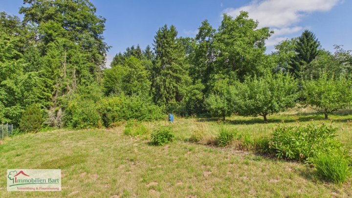 GRENZNÄHE: WOHNHAUS MIT 2 WOHNUNGEN / TOP LAGE AM WALDRAND IN FREUDENBURG!