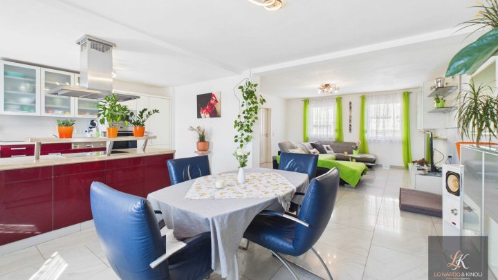 Kernsaniertes Einfamilienhaus mit Einliegerwohnung und Fernblick über Quierschied