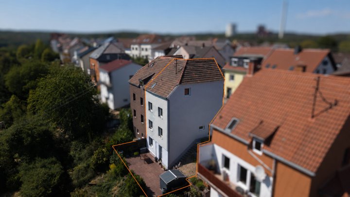 Kernsaniertes Einfamilienhaus mit Einliegerwohnung und Fernblick über Quierschied