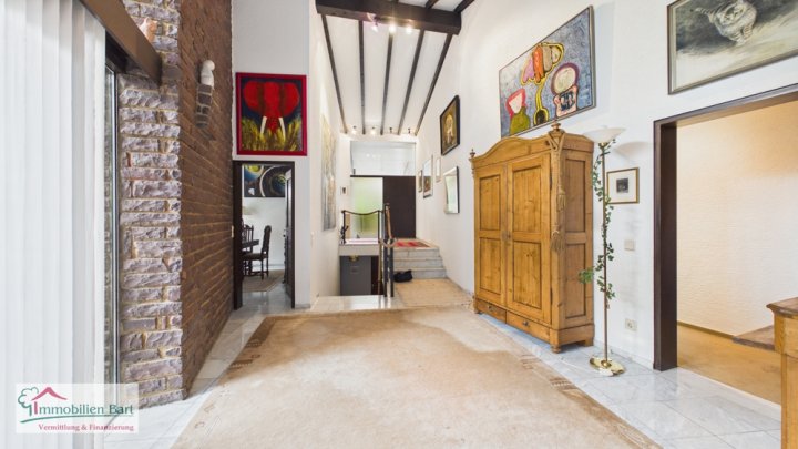 BOUS: CHARMANTES WOHNHAUS IN RUHIGER WOHNLAGE