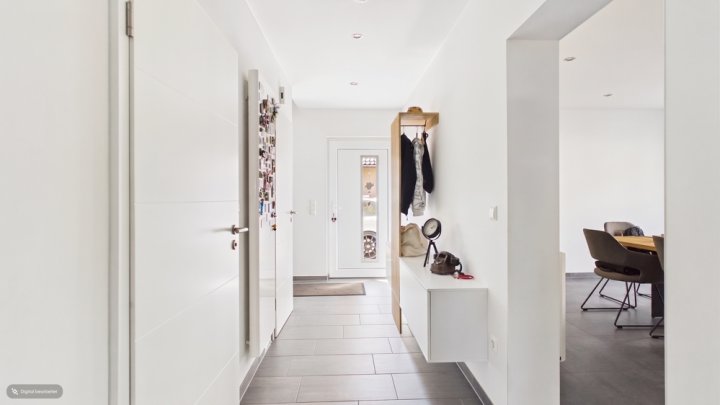 NEUWERTIGES WOHNHAUS MIT 34 M² GARAGE IN TOP WOHNLAGE, 10 MIN. VON DER LUX. GRENZE