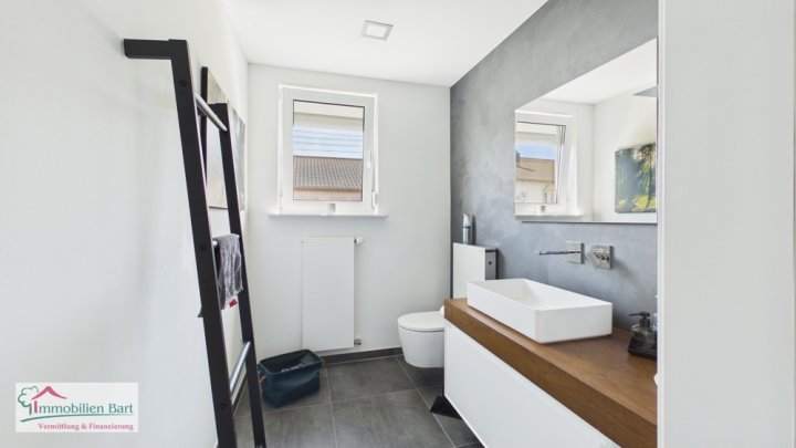 NEUWERTIGES WOHNHAUS MIT 34 M² GARAGE IN TOP WOHNLAGE, 10 MIN. VON DER LUX. GRENZE