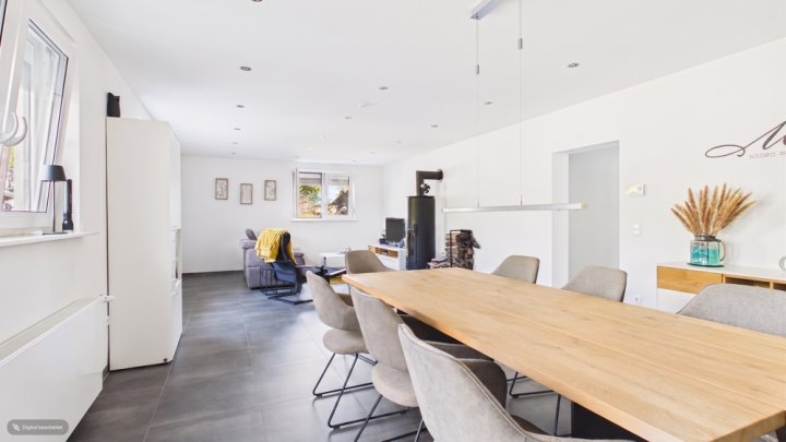 NEUWERTIGES WOHNHAUS MIT 34 M² GARAGE IN TOP WOHNLAGE, 10 MIN. VON DER LUX. GRENZE
