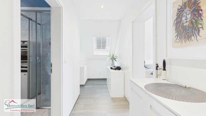 NEUWERTIGES WOHNHAUS MIT 34 M² GARAGE IN TOP WOHNLAGE, 10 MIN. VON DER LUX. GRENZE