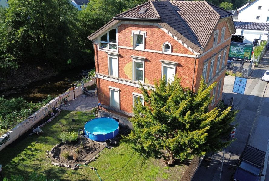 Seitenansicht inkl. Garten