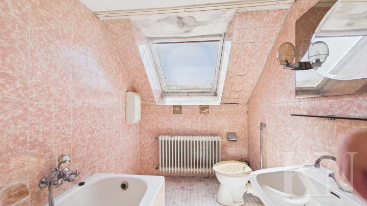 Zwei Wohneinheiten, ein Zuhause – vielseitiges Wohnhaus mit Renovierungspotenzial
