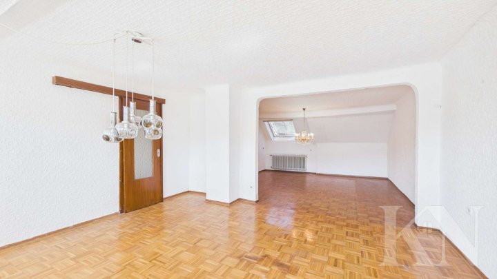 Zwei Wohneinheiten, ein Zuhause – vielseitiges Wohnhaus mit Renovierungspotenzial