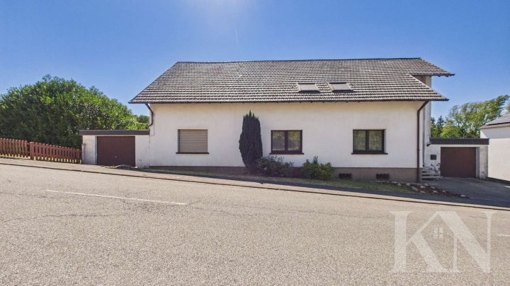Zwei Wohneinheiten, ein Zuhause – vielseitiges Wohnhaus mit Renovierungspotenzial